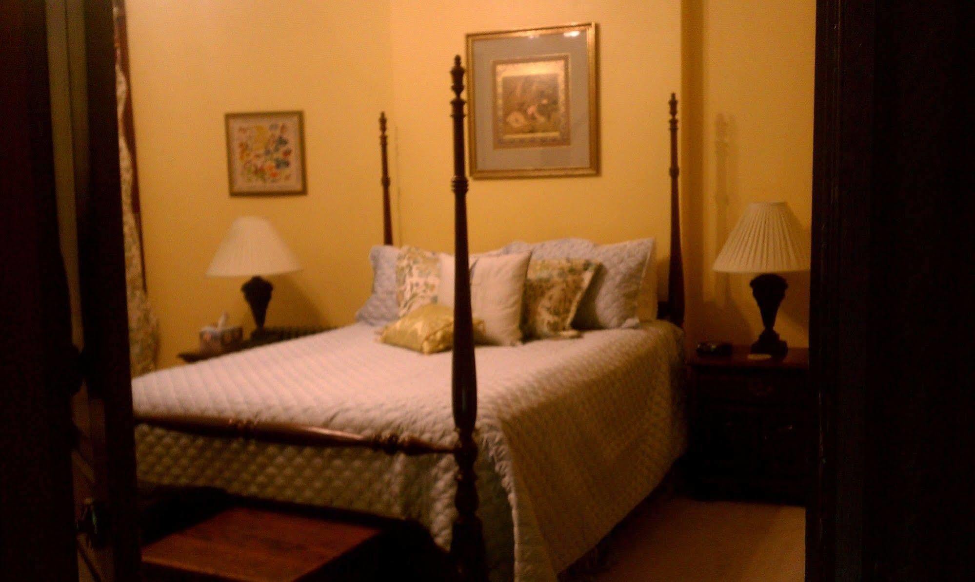 Forget Me Not B & B Сейнт Луис Екстериор снимка